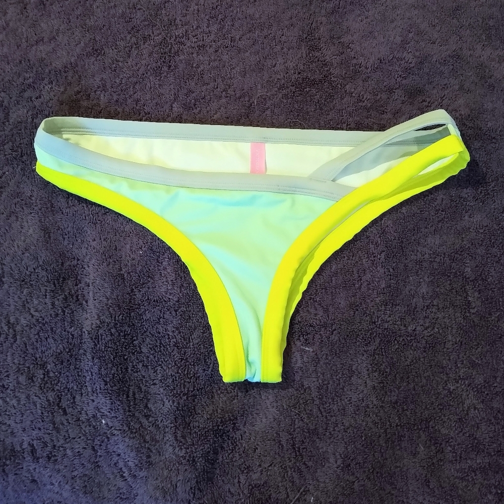 Victoria's Secret Swim bottoms sz XS